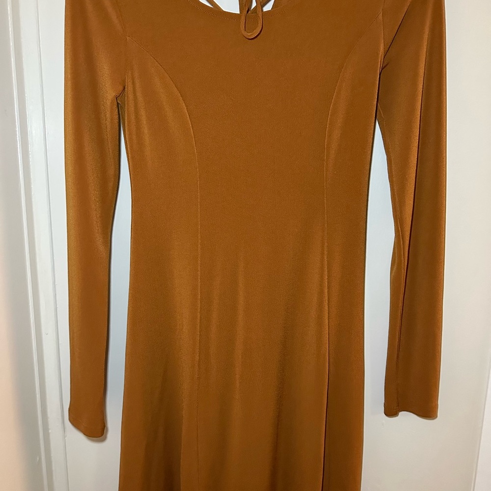 Dress - Picture 3 of 4